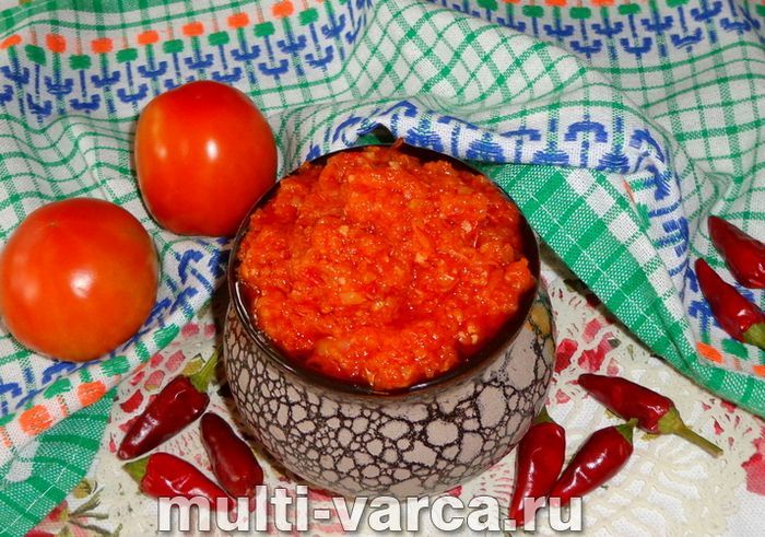 Аджика з яблуками на зиму
