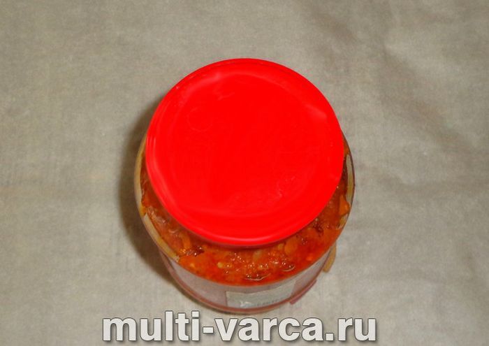 Аджика з яблуками на зиму