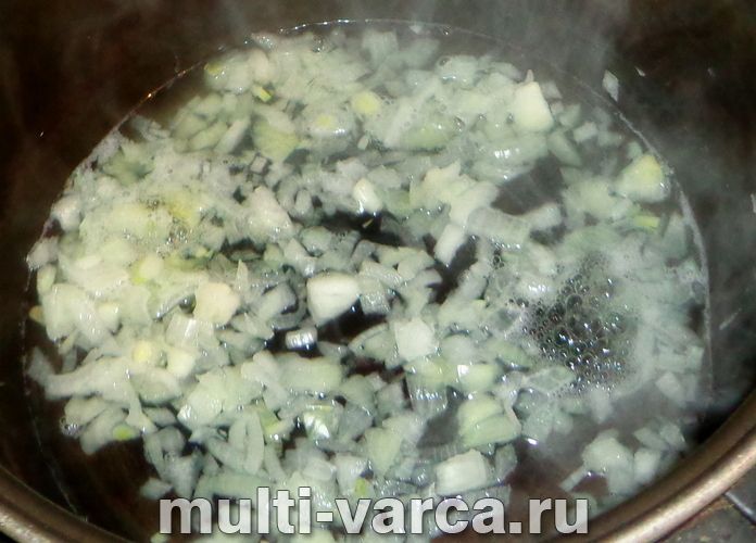 Гречка із сосисками в мультиварці