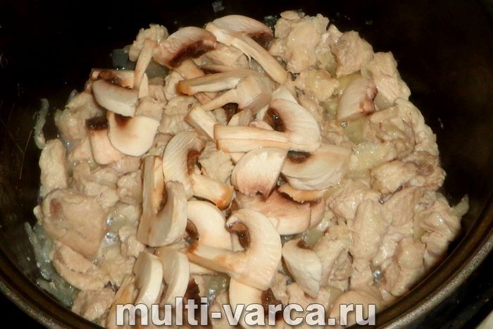 Індичка з печерицями в мультиварці