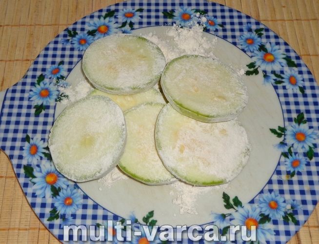 Кабачки в клярі в мультиварці