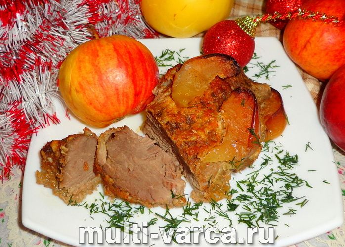 Качина грудка з яблуками в рукаві