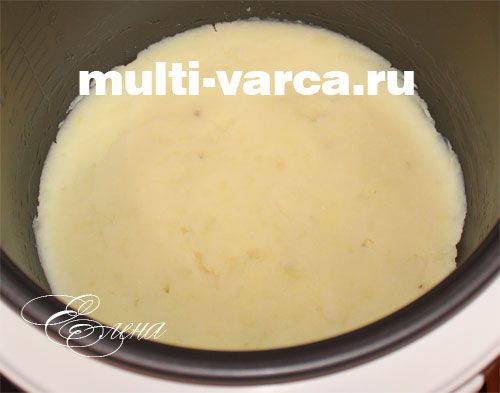 Картопляна запіканка з фаршем у мультиварці