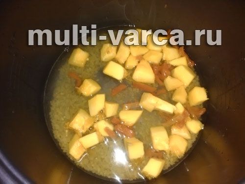 Каша з булгура, гарбуза та кураги