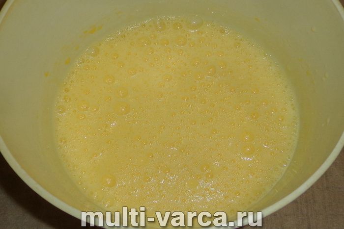 Кекс із ягодами в мультиварці