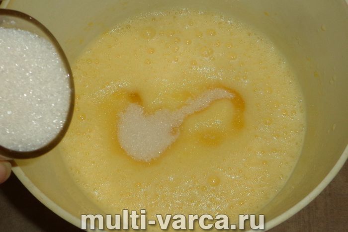Кекс із ягодами в мультиварці