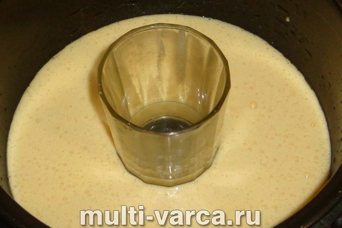 Кекс із ягодами в мультиварці