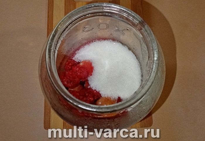 Компот із черешні та малини на зиму