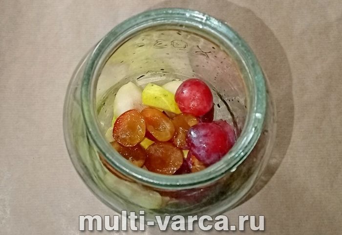 Компот із груш і слив на зиму
