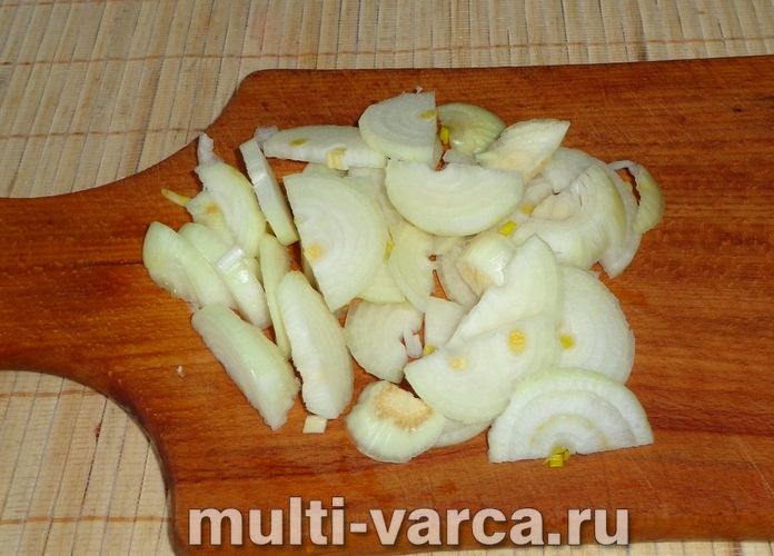 Куряча грудка з яблуками в мультиварці