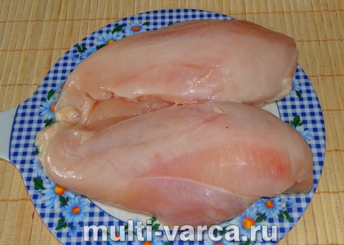 Куряча грудка з яблуками в мультиварці