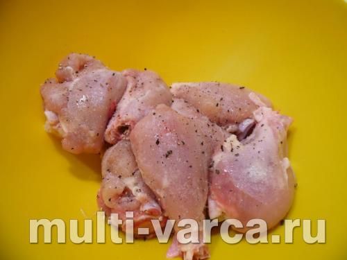 Курячі гомілки, тушковані з оливками в маринаді