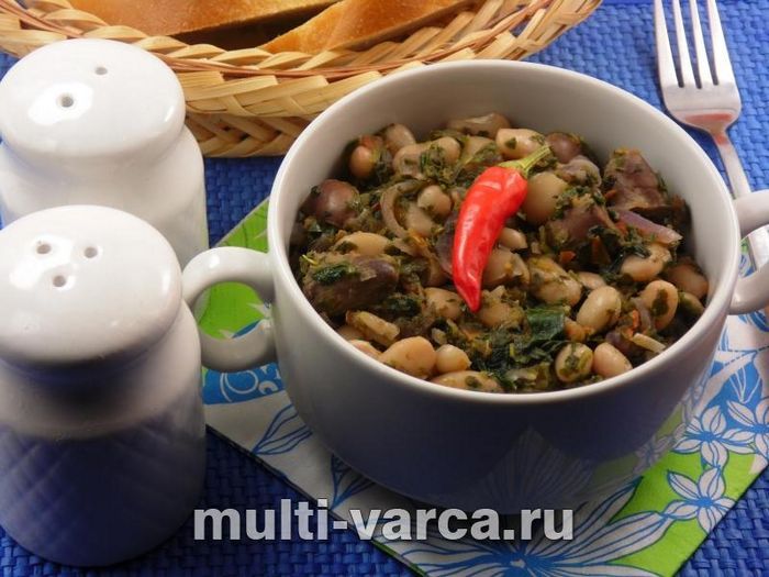 Курячі сердечка з квасолею і шпинатом
