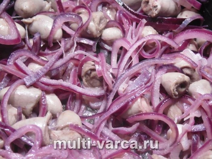 Курячі сердечка з квасолею і шпинатом