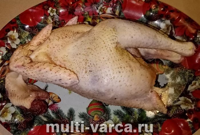 Курка цілком із картоплею в рукаві