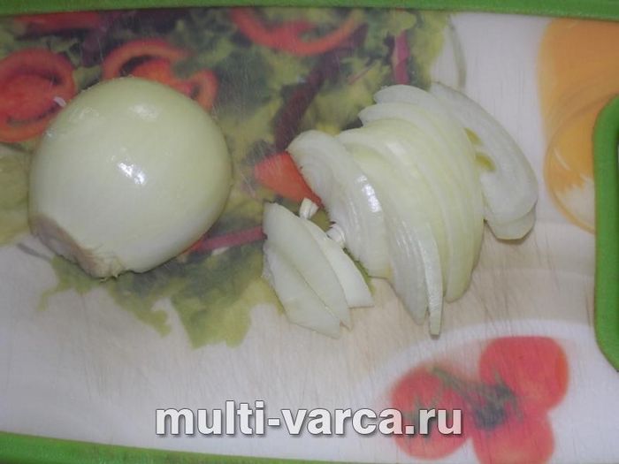 Курка з горіхами в мультиварці
