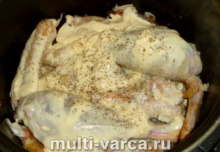 Курка з печерицями в мультиварці