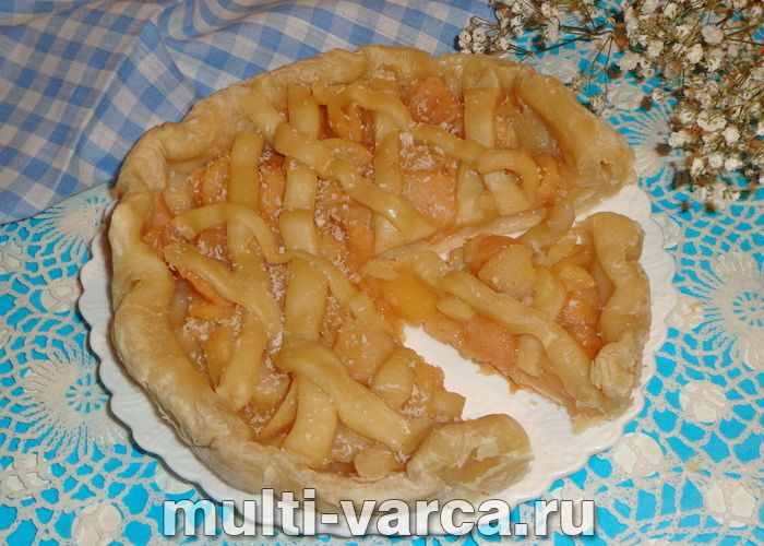 Листковий пиріг із яблуками в мультиварці