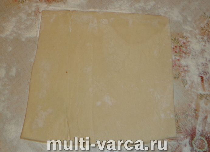 Листковий пиріг із яблуками в мультиварці