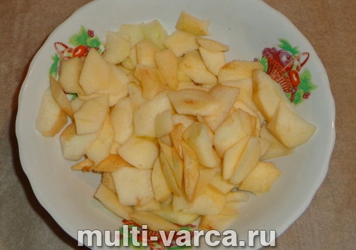 Листковий пиріг із яблуками в мультиварці