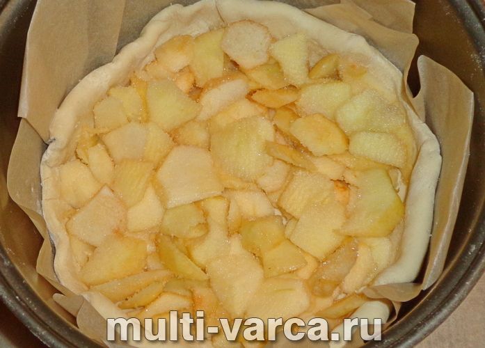 Листковий пиріг із яблуками в мультиварці