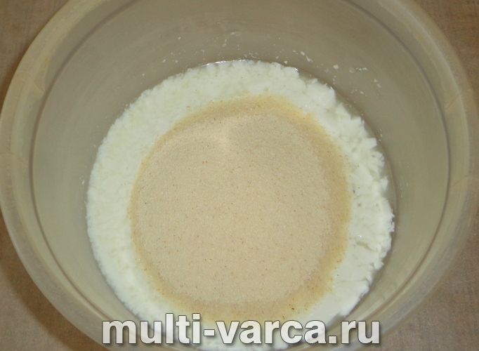 Манник із родзинками в мультиварці