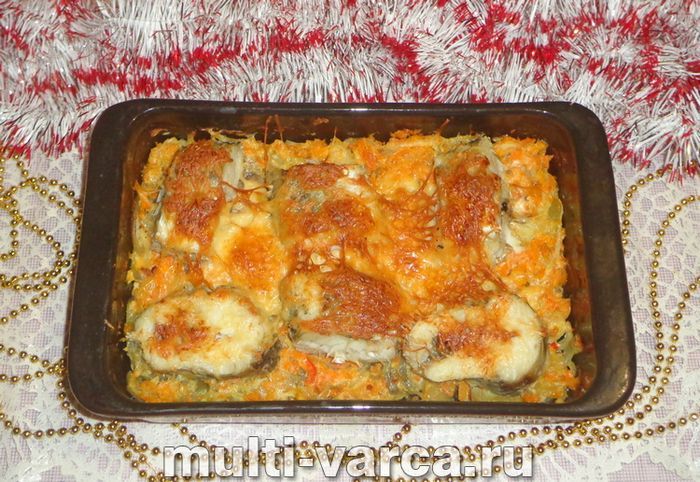 Минтай у духовці з овочами під сиром