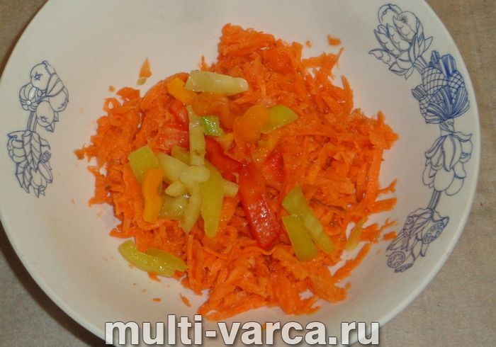 Минтай у духовці з овочами під сиром