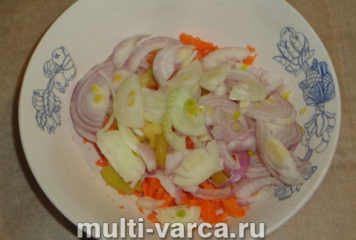 Минтай у духовці з овочами під сиром