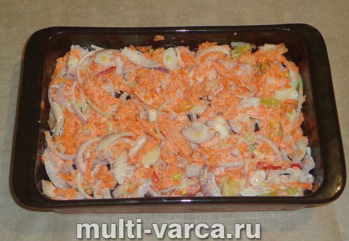 Минтай у духовці з овочами під сиром
