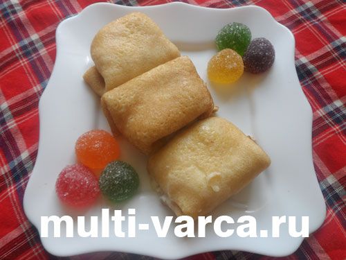 Млинці з сиром і курагою в мультиварці