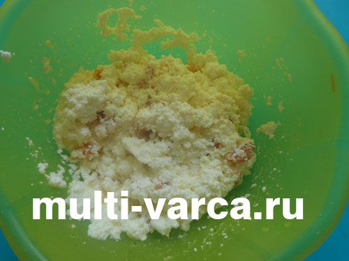 Млинці з сиром і курагою в мультиварці