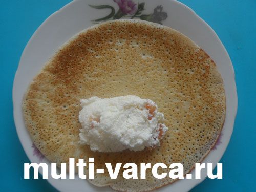 Млинці з сиром і курагою в мультиварці
