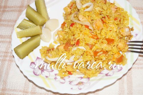 Паелья з сьомгою в мультиварці