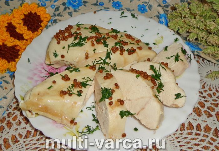 Пастрома з курячої грудки в мультиварці