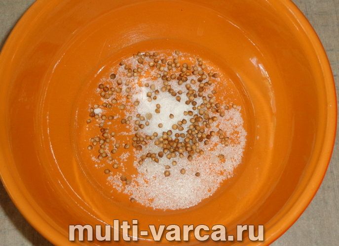 Пастрома з курячої грудки в мультиварці