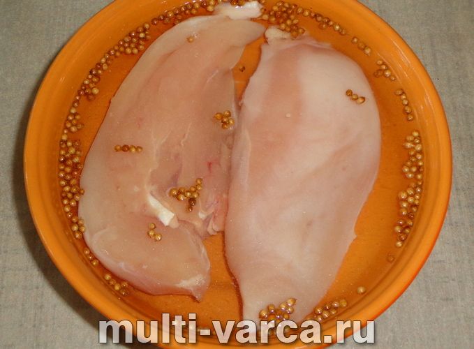 Пастрома з курячої грудки в мультиварці