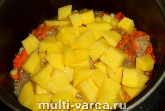 Печеня з тушонкою в мультиварці