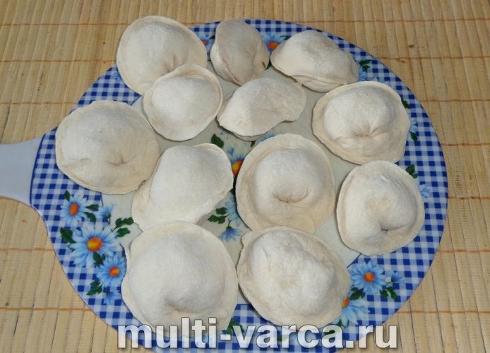 Пельмені з сиром у мультиварці