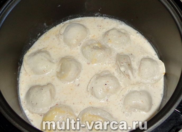 Пельмені з сиром у мультиварці