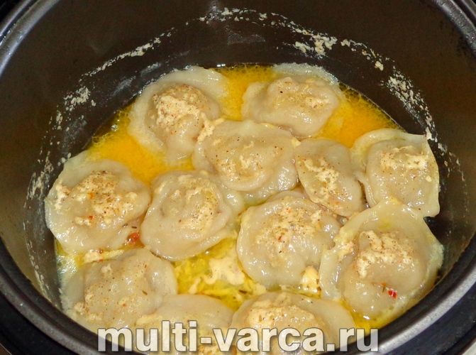 Пельмені з сиром у мультиварці