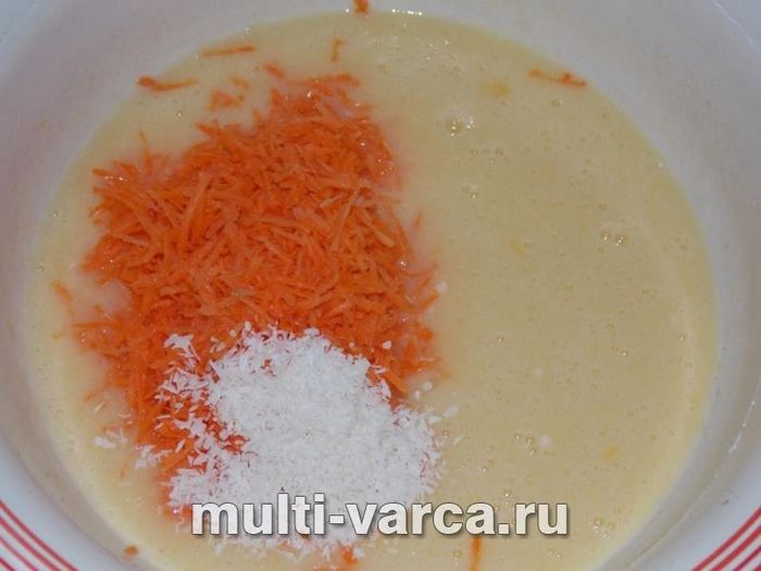 Пиріг із морквою та кокосом