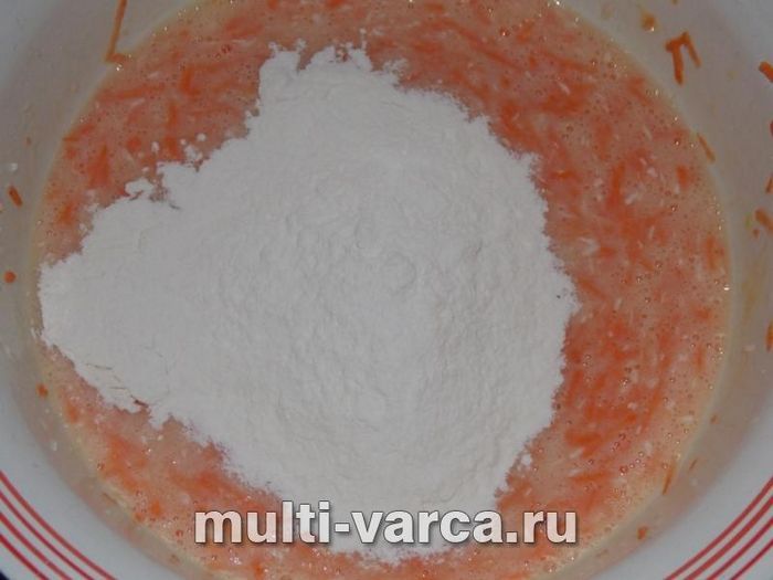 Пиріг із морквою та кокосом