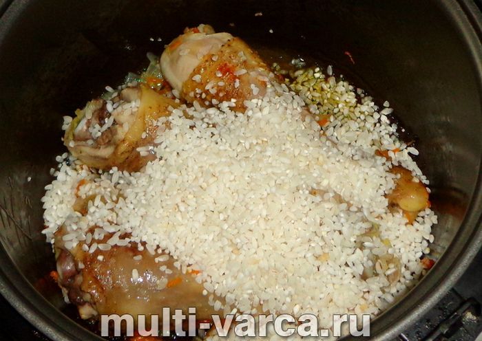 Плов із курячими ніжками в мультиварці