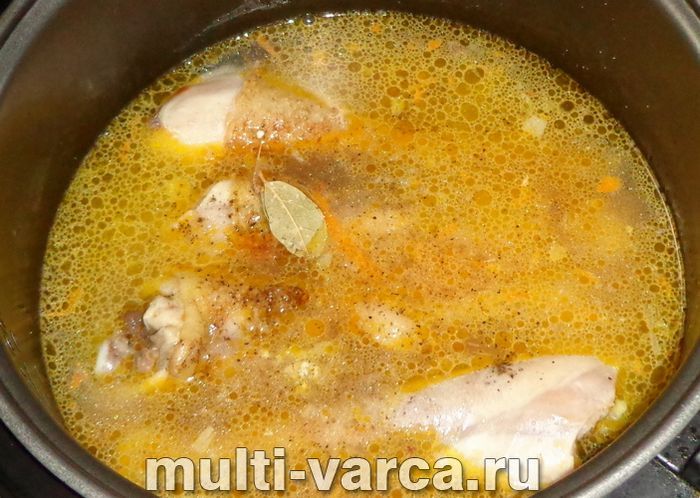 Плов із курячими ніжками в мультиварці