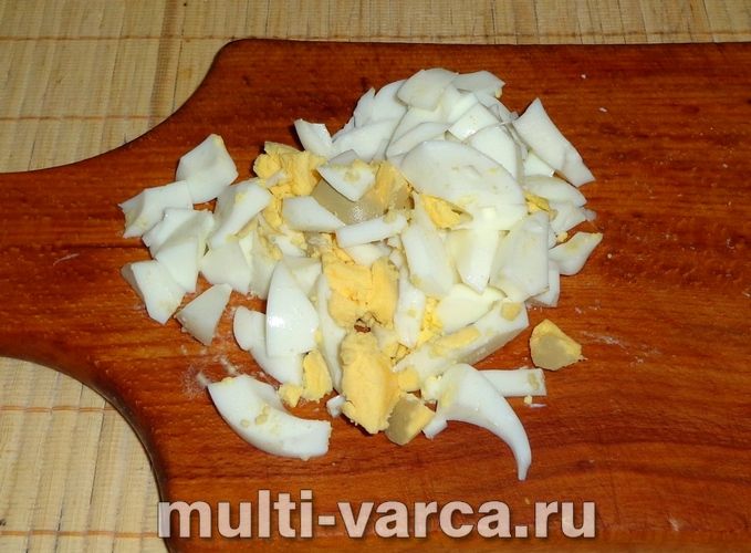 Салат &laquo;Рукавичка&raquo; з куркою і крабовими паличками