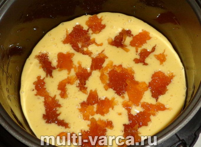 Шарлотка з варенням у мультиварці
