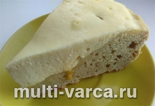 Сирний пиріг із жовтою сливою