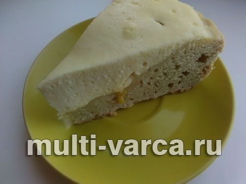 Сирний пиріг із жовтою сливою