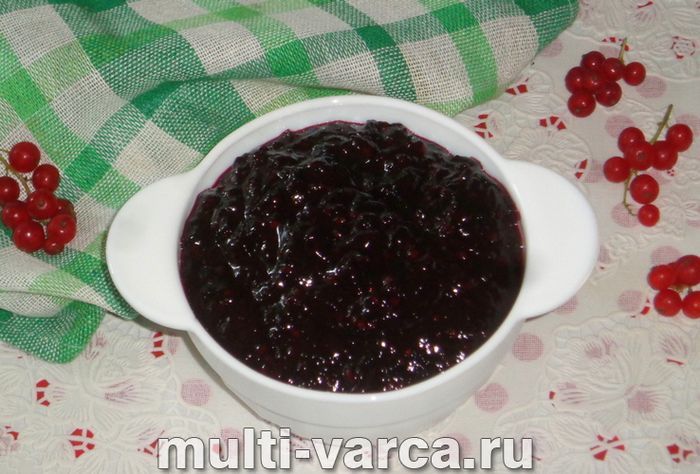 Смажене варення з чорної смородини на сковороді